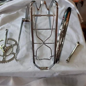 Restauración de bicicleta: piezas cromadas y pulidas con acabado espejo y brillo uniforme